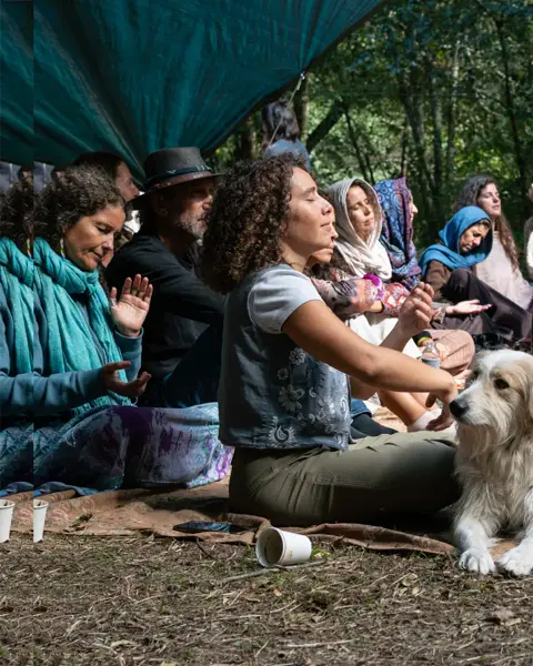 O concerto da Sofia Benvinda (@__benvinda__ ) foi acompanhado pelo Cacau, que nos ajudou a abrir e nutrir o coração no ú