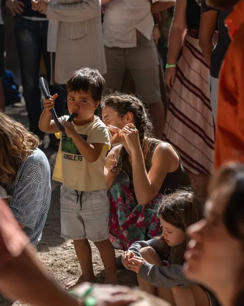 🚂✨️ O concerto do Comboio da Paz foi um momento de encontro entre crianças e adultos.
