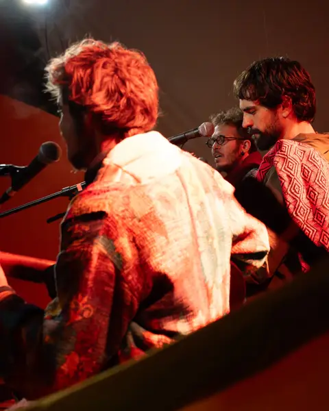 Que  concerto poderoso tivemos no Encanto com o Destino do Clã — Nanan, Gustavito e Luizga.