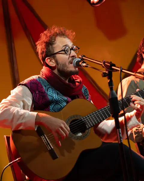 Que  concerto poderoso tivemos no Encanto com o Destino do Clã — Nanan, Gustavito e Luizga.