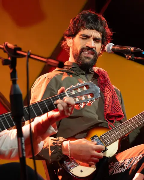 Que  concerto poderoso tivemos no Encanto com o Destino do Clã — Nanan, Gustavito e Luizga.