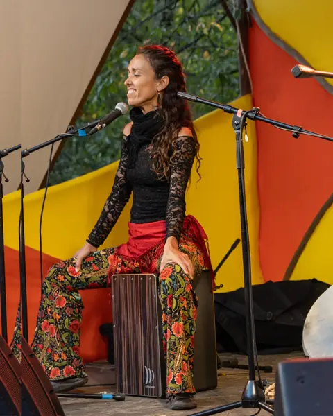 Tivemos a bênção de receber a Mariana Root com a sua voz tão profunda, cheia de alma e emoção.