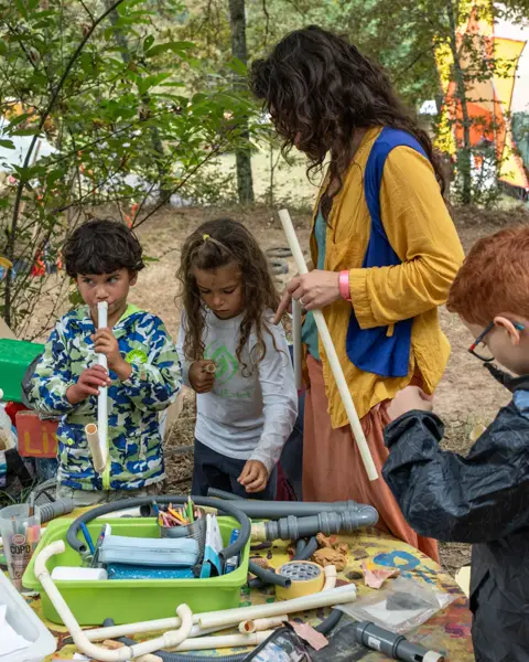 Quem cresceu neste jardim? Nossa área de diversão para os mais pequenotes esteve sempre a florir e animada, a real espir