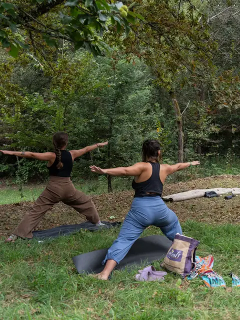 Logo pela fresquinha Matinal nossa aula de Yoga orientada pela nossa querida Cris!!
