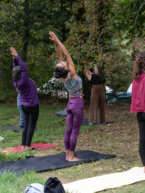 Logo pela fresquinha Matinal nossa aula de Yoga orientada pela nossa querida Cris!!