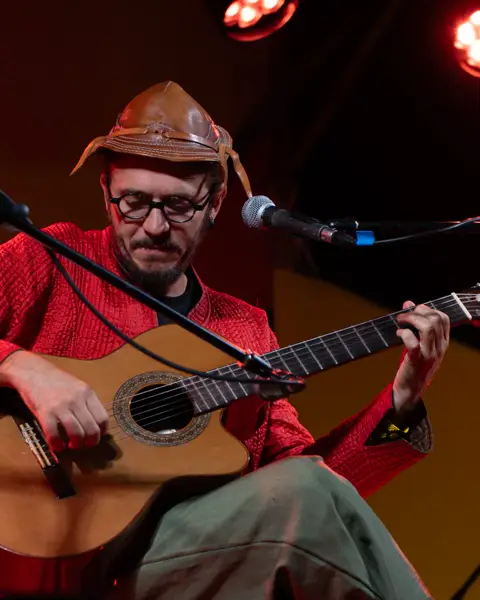 @luizga.music Foi uma bela estreia em nosso Encanto, e trouxe-nos um miminho, a estreia de uma música que aqui partilham
