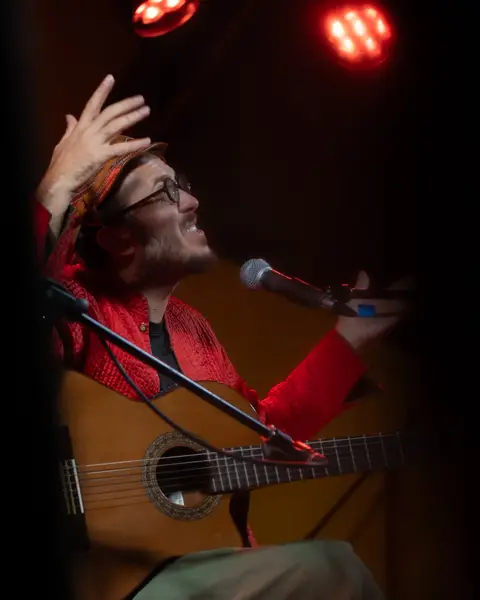 @luizga.music Foi uma bela estreia em nosso Encanto, e trouxe-nos um miminho, a estreia de uma música que aqui partilham