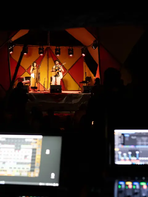 @immanuelgonzalvez com seu Canto e Rezo a elevar nossas vozes, na companhia de Ali Root, após o Jantar!!! Amor Amooooor