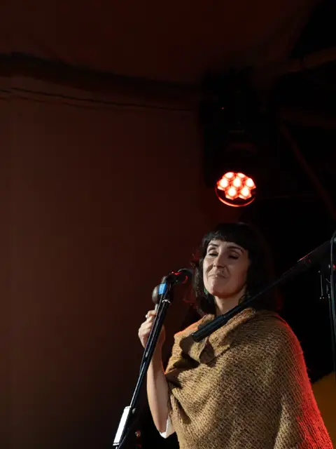 @immanuelgonzalvez com seu Canto e Rezo a elevar nossas vozes, na companhia de Ali Root, após o Jantar!!! Amor Amooooor