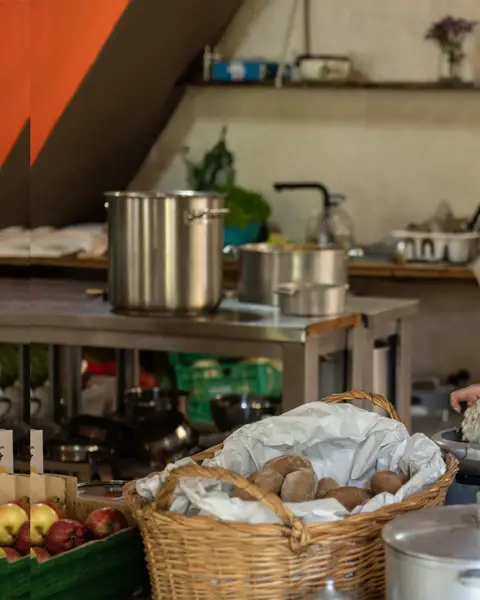 Dando inicio ás nossas partilhas audiovisuais, a Cozinha juntamente com as Crianças são o centro da espiral que gera o s