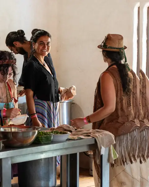 Dando inicio ás nossas partilhas audiovisuais, a Cozinha juntamente com as Crianças são o centro da espiral que gera o s