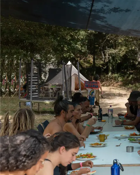 Dando inicio ás nossas partilhas audiovisuais, a Cozinha juntamente com as Crianças são o centro da espiral que gera o s