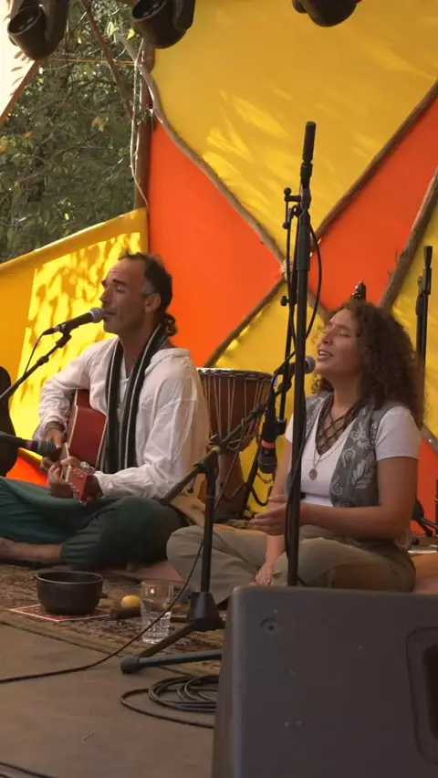 @rita_heartist e @neooneeon trouxeram nos o ritmo sereno de presença ternurenta. Numa tarde de grande satisfação pelo ta