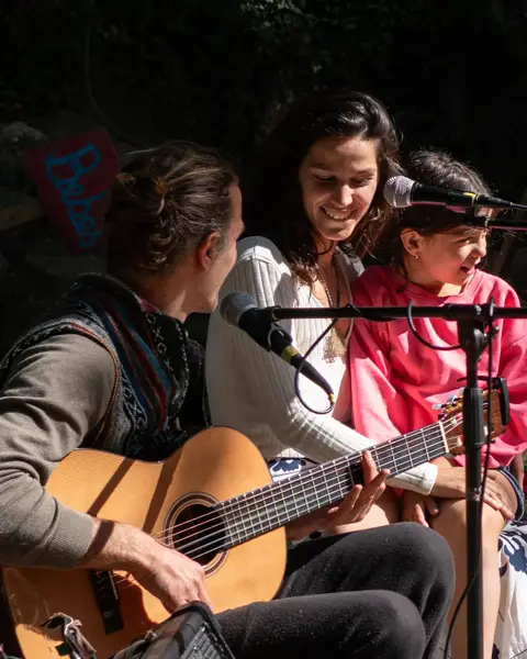 🚂✨️ O concerto do Comboio da Paz foi um momento de encontro entre crianças e adultos.